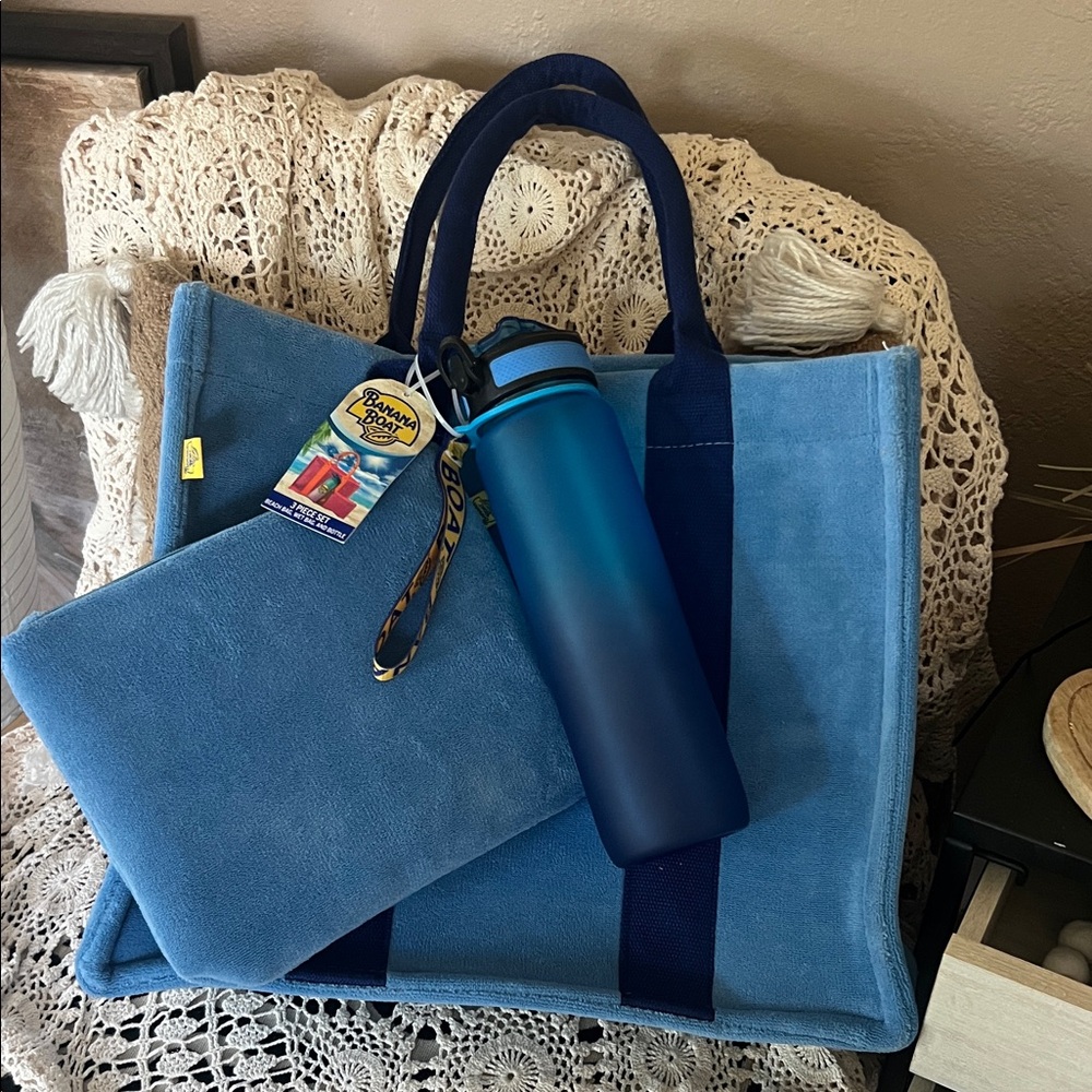 NEW WITH TAGS Banana Boat Blue Tote Bag with Water Bottle and wet bag